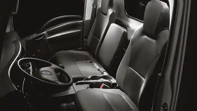 Foto - Dikenalkan Selasa Pekan Depan, Isuzu Baru Isuzu NLR Siap Curi Perhatian di GIIAS 2017