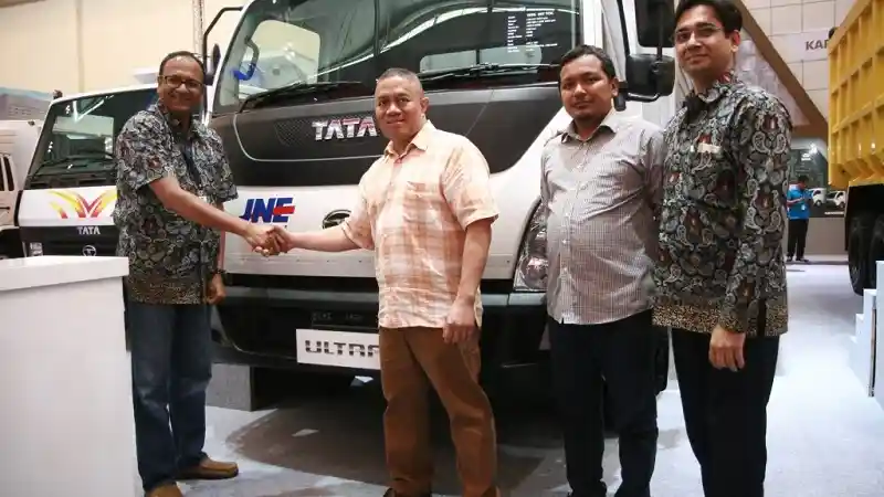 Berita - GIIAS 2017 : Truk yang Efisien Mendukung Majunya Bisnis Logistik