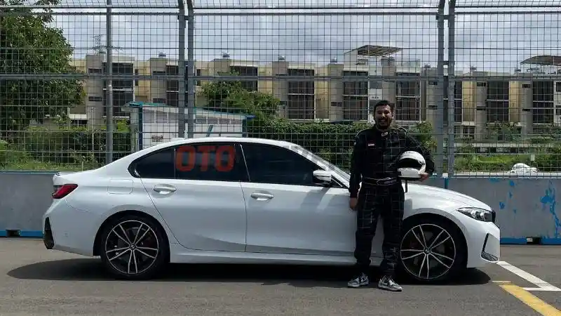 Foto - New BMW 330i M Sport Pro, Makin Canggih dan Buas di Sirkuit