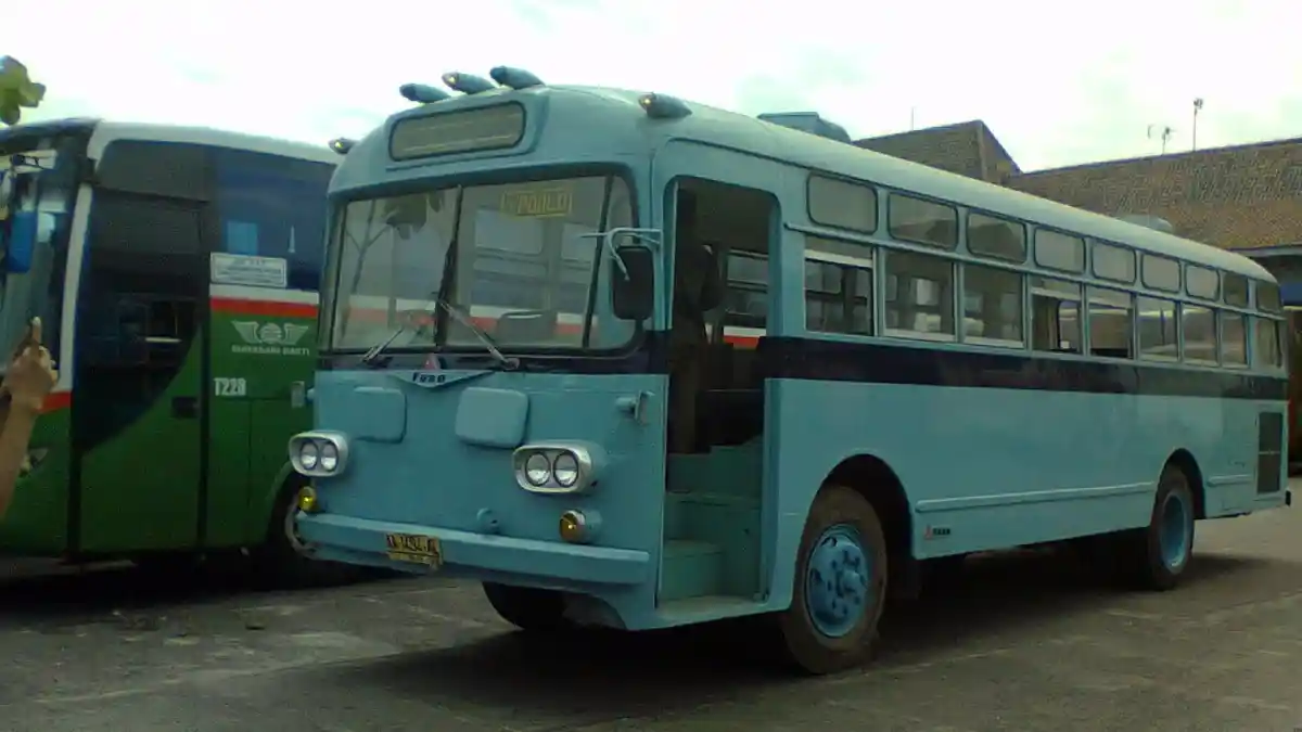 Berita - Ini Dia Line Up Bus Klasik yang Akan Tampil di Incubus 2017