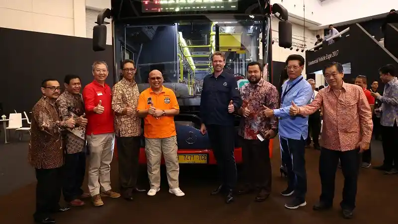 Bus - Mercedes-Benz Pasok 150 Unit Bus Kota Ramah Difabel ke Transjakarta