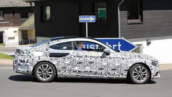 Berita - Spy Shot : C - Class Coupe Sedang Dites Di Jerman