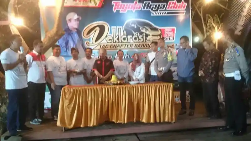 Berita - Toyota Agya Club Resmikan Chapter Baru Ke-38 di Rumah Adat Bola Pitue