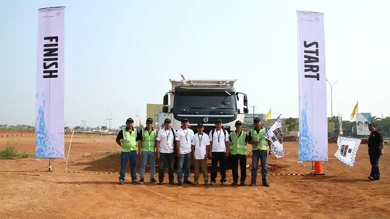 Berita - Ini Dia Para Jagoan Mengemudi Irit Truk Volvo