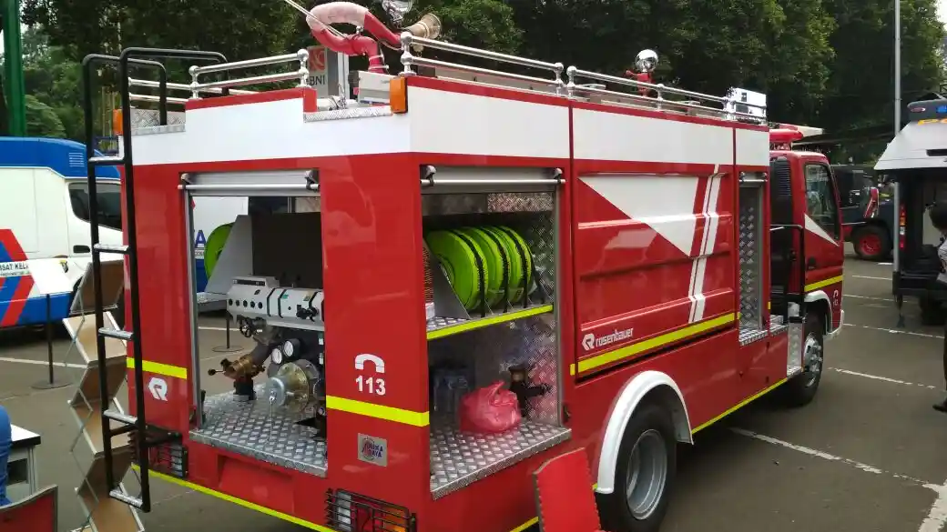 Foto - Armada Damkar Buatan Karoseri Antika Raya Ini Bisa Anda Pesan, Biaya Pembuatannya Rp 750 Juta