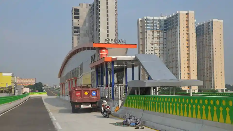 Berita - Jelang Dioperasikan Agustus Nanti, Jalan Layang Tranjakarta Koridor 13 Jalani Uji Beban