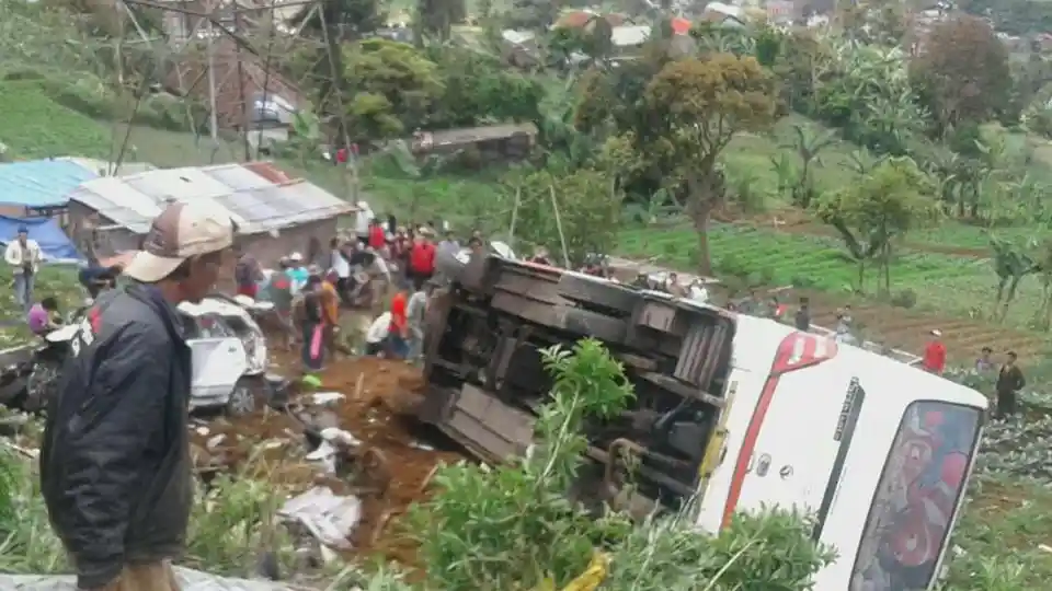 Foto - Banyak Insiden Laka Bus Pariwisata, Pengusaha: Jangan Batasi Usia Armada, Tegakkan Saja Aturan