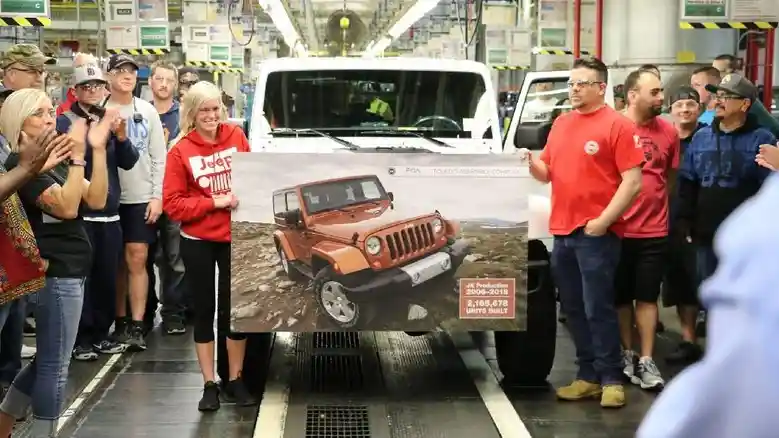 Berita - Jeep Wrangler JK Akan Stop Produksi, Digantikan Oleh Model ini