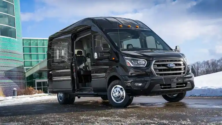 Foto - Ford Transit Edisi 2020 Gunakan Fitur All Wheel Drive dan Mesin Baru