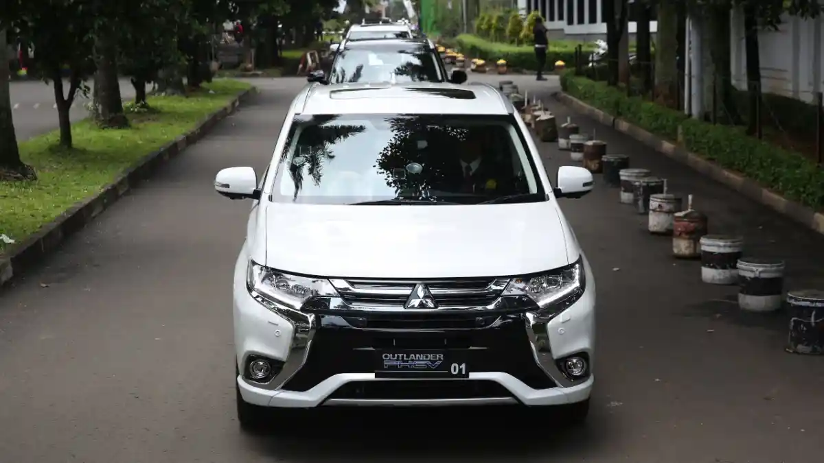 Berita - Profil Mitsubishi Outlander PHEV dan i-Miev Untuk Kemenperin