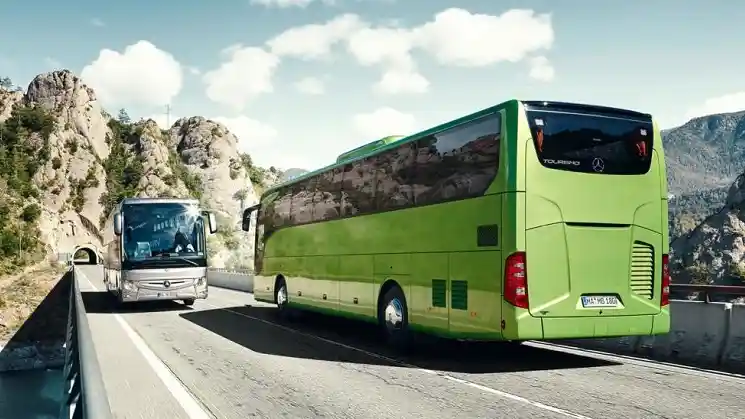 Foto - Mercedes-Benz Tourismo Generasi Ketiga Meluncur, Masih Pakai Teknologi Brake Assist Generasi Ketiga