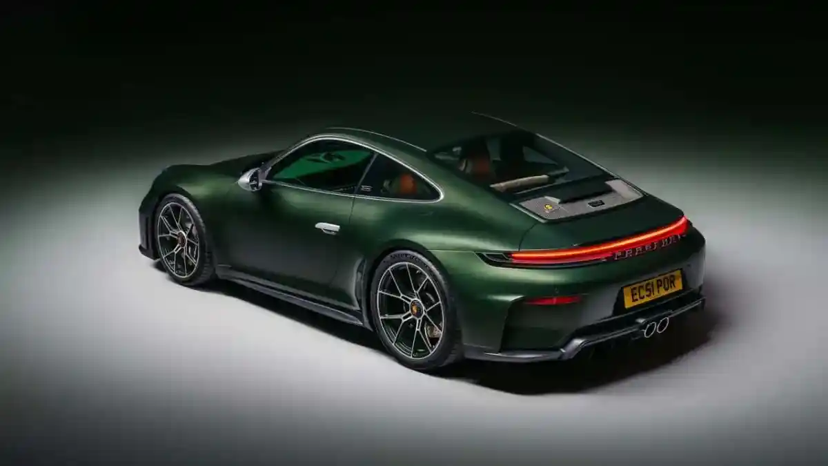 Foto - Porsche Tidak Akan Bikin 911 EV Murni