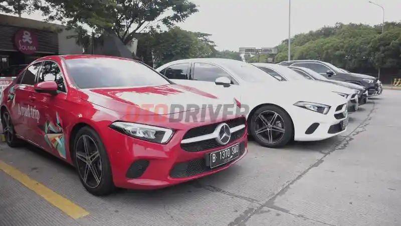 Foto - Bukan SUV Atau MPV, Mercedes-Benz Ajak Road Trip Gunakan Sedan Terbarunya