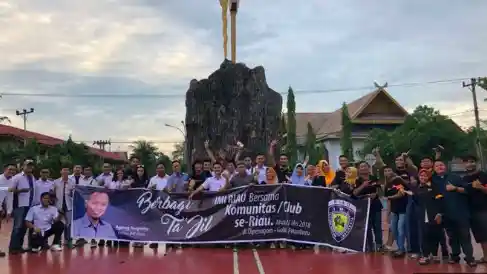 Foto - Komunitas Pemilik Hyundai Accent Berbuka Puasa Bersama Pengguna Jalan