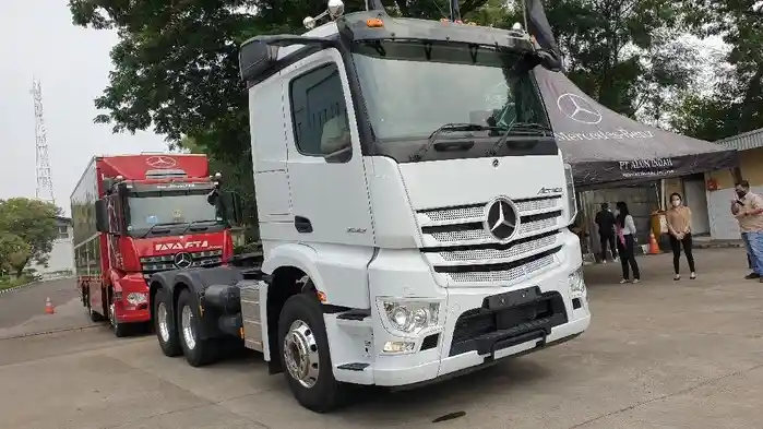 Berita - Actros Baru, Tanpa Kaca Spion Namun Pandangan Ke Belakang Malah Tambah Luas