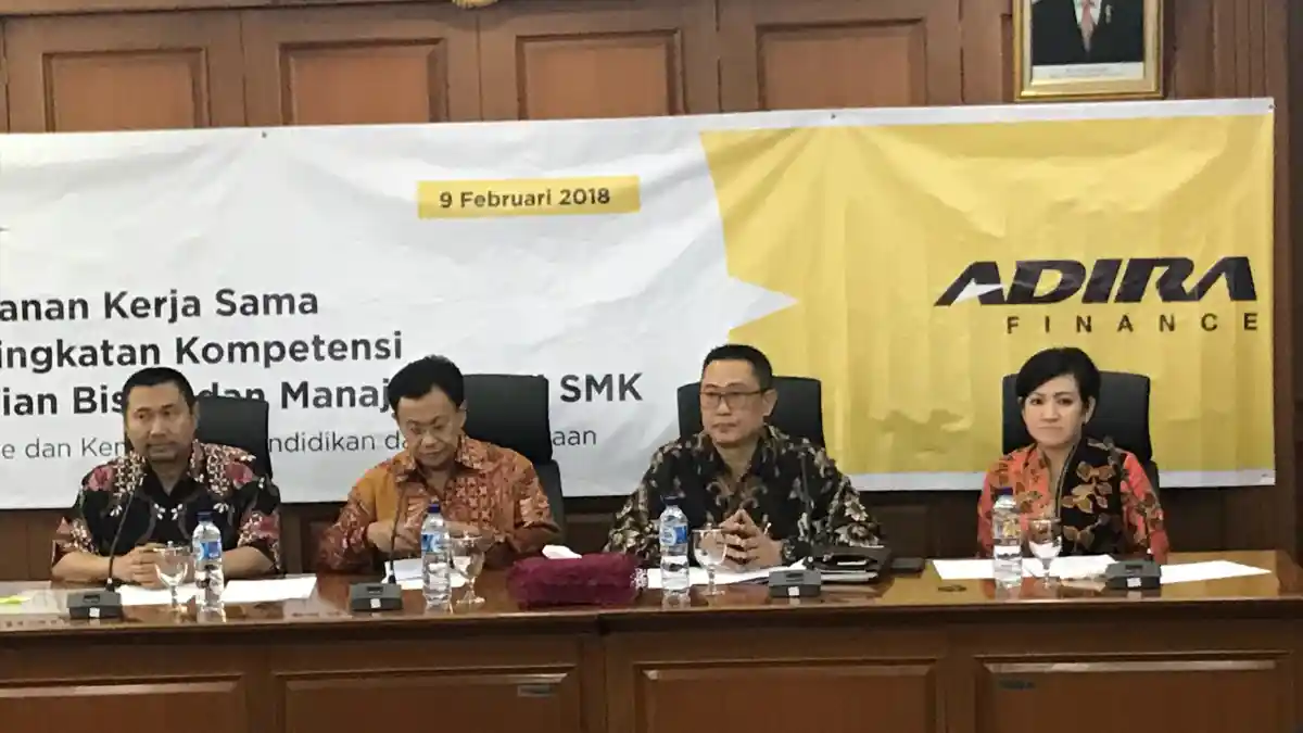 Foto - Leasing Adira Finance Dukung Peningkatan Kompetensi Siswa SMK