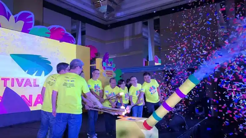 Foto - Tak Cuma Berburu Konsumen Leasing Mobil, ini yang Dilakukan Adira Finance