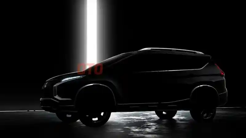 Foto - BREAKING NEWS: Mitsubishi Luncurkan MPV Crossover Pekan Depan!