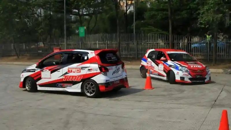 Foto - Heboh, Toyota Team Indonesia Unjuk Kebolehan di GIIAS 2018!