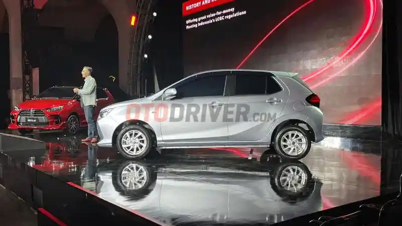 Foto - Toyota Agya Generasi Terbaru Resmi Debut Dunia, Kini Ada Versi LCGC dan Non LCGC