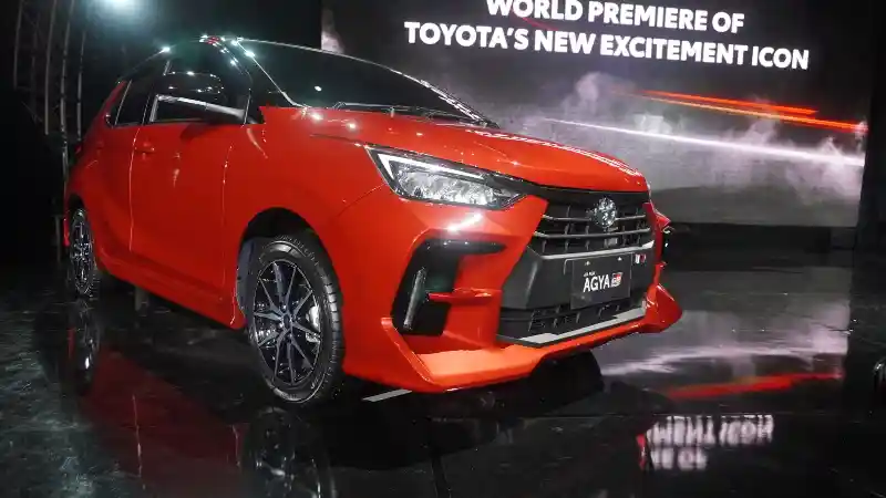 Berita - Pilih Agya GR-Sport Atau Raize-Rocky?