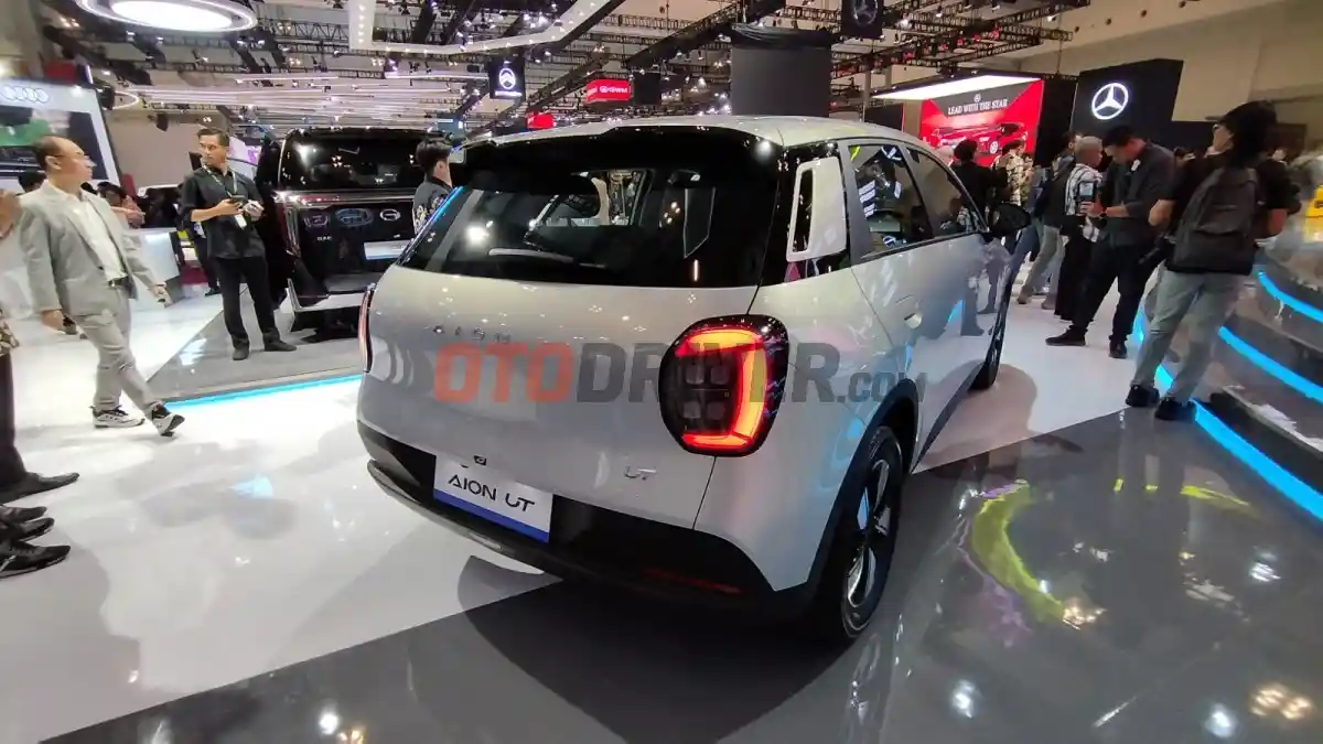 Foto - Intip Harga Aion UT Yang Menggoda Para Pengunjung GIIAS 2025