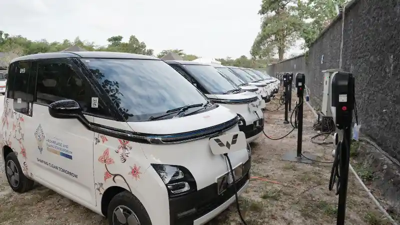 Berita - Promo Akhir Tahun Wuling, Cicilan Air ev Rp 4 Juta Gratis Charger