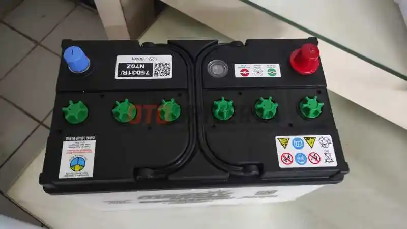 Tips - Mobil Anda Masih Gunakan Aki Basah? Ini Tips Merawatnya