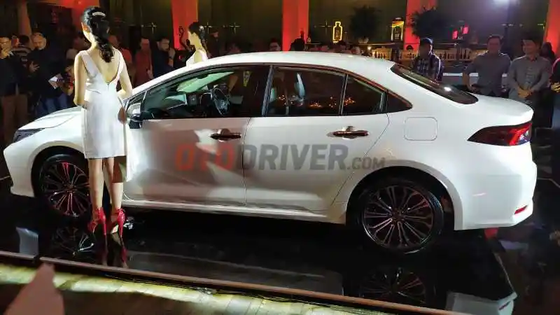 Foto - GALERI: All New Toyota Corolla Altis Hybrid 