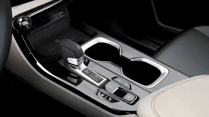 Foto - All New Lexus NX, Melantai 11 Juni Nanti