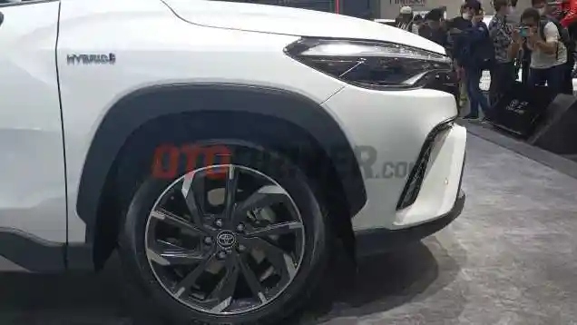 Foto - Segini Harga All New Toyota Corolla Cross Hybrid GR Sport