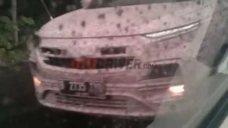 Foto - Wuling Almaz Tertangkap Kamera Tes Jalan di Kota Hujan