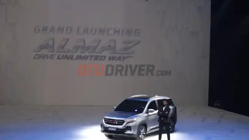 Foto - Harga Wuling Almaz Resmi Dirilis! Hanya 1 Varian