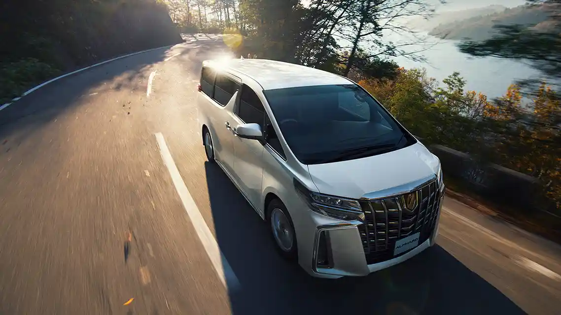 Berita - Mudik Dengan Sewa Toyota Alphard? Kenapa Tidak. Ini Tarifnya