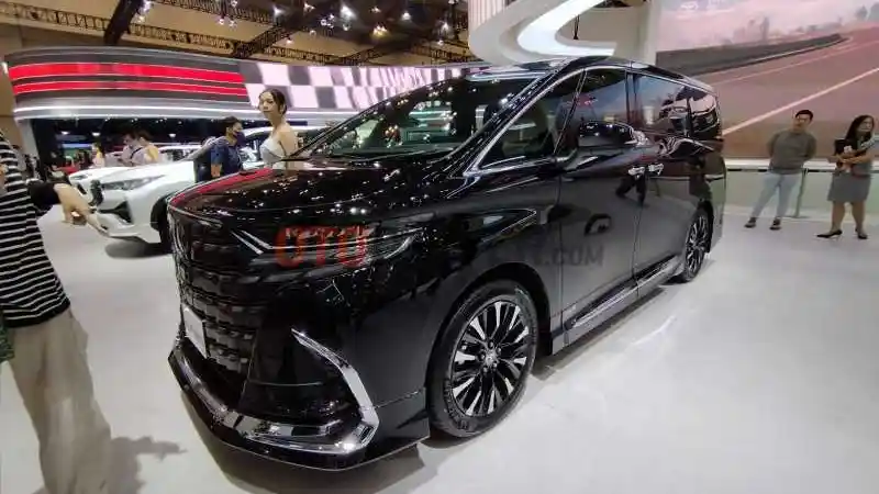 Berita - Penjualan Toyota Hampir 4.000 Unit Selama GIIAS 2023, Alphard Laris Manis
