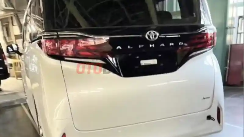 Foto - Wujud Alphard-Vellfire Generasi Terbaru Lagi-Lagi Bocor