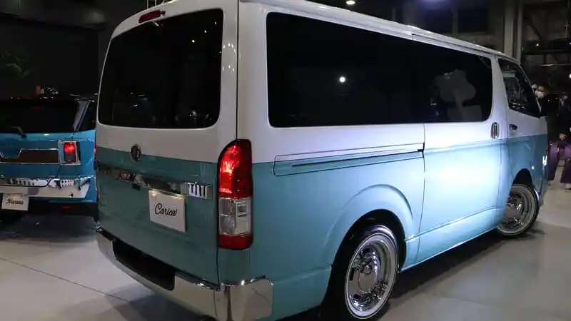 Foto - Toyota Hiace ‘Versi Amerika’ Karya Alpine-Style