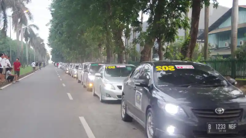 Berita - Komunitas Toyota Altis Kampanye Makan Ikan