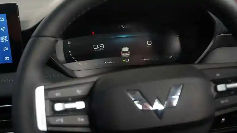 Foto - Wuling Alvez, SUV dengan Banderol Menggiurkan