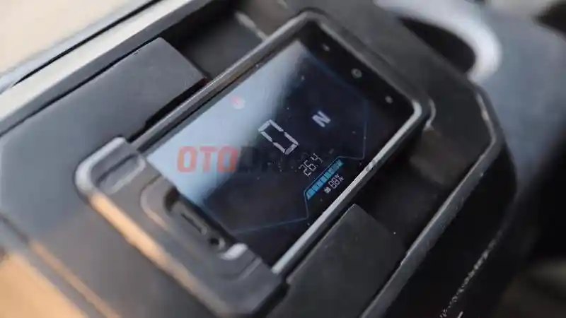 Foto - Mencoba Mobil Pedesaan Rakitan Dalam Negeri