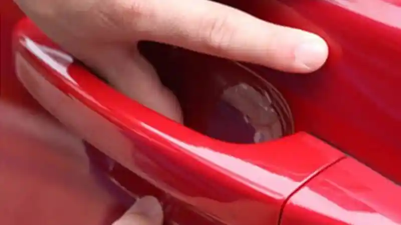 Foto - TIPS: Cegah Baret Halus di Balik Handel Pintu, Caranya Mudah