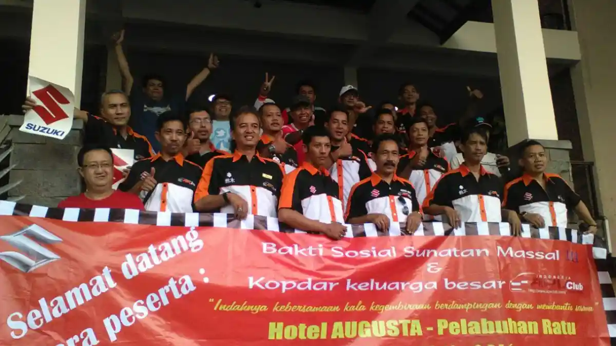 Foto - Indonesia APV Club Plesiran Ke Pelabuhan Ratu Sekaligus Sunatan Massal
