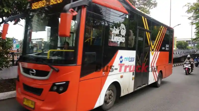 Foto - Selama Musim Libur Nataru Transjakarta Beroperasi Sampai Jelang Tengah Malam