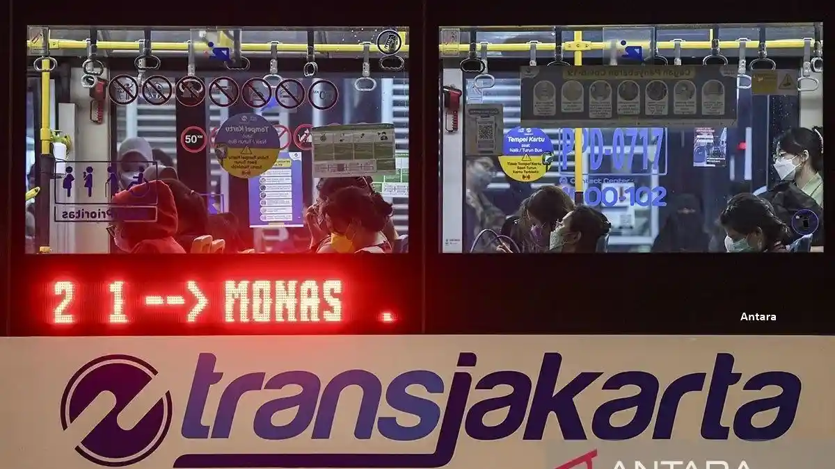 Foto - Transjakarta Angkut 371 Juta Penumpang Di Tahun 2024