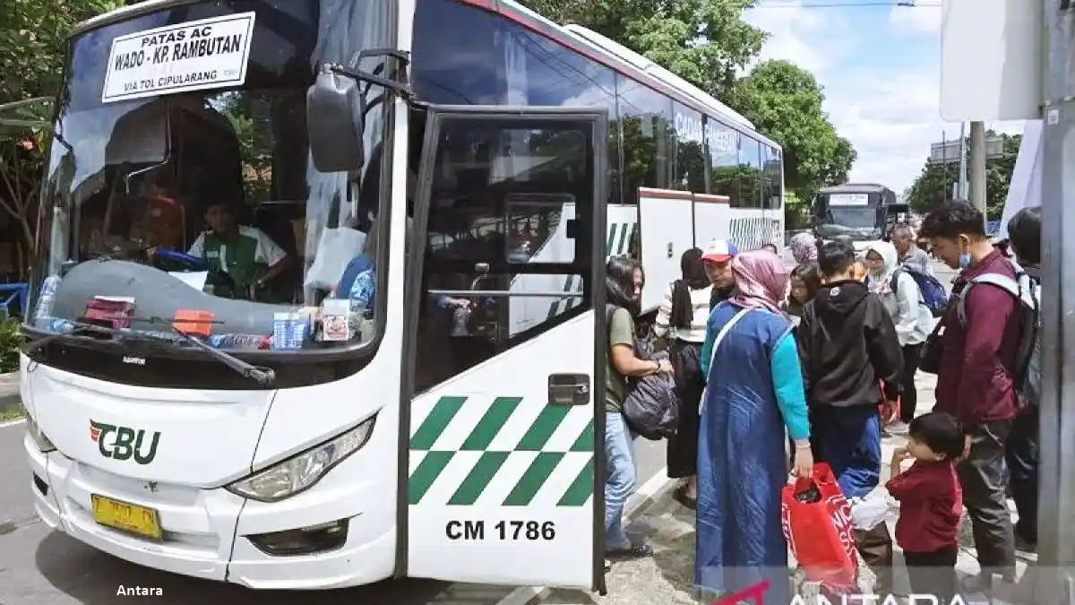 Foto - Ada Peningkatan Pemudik Naik Bus AKAP Di Lebaran 2025