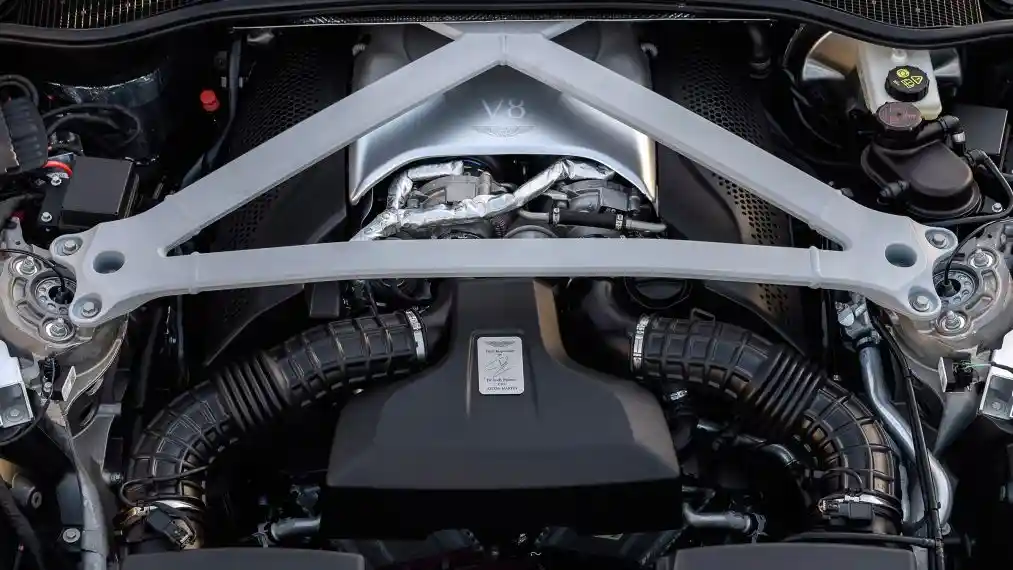 Foto - Aston Martin Siap Lahirkan DB11 Bermesin Kecil