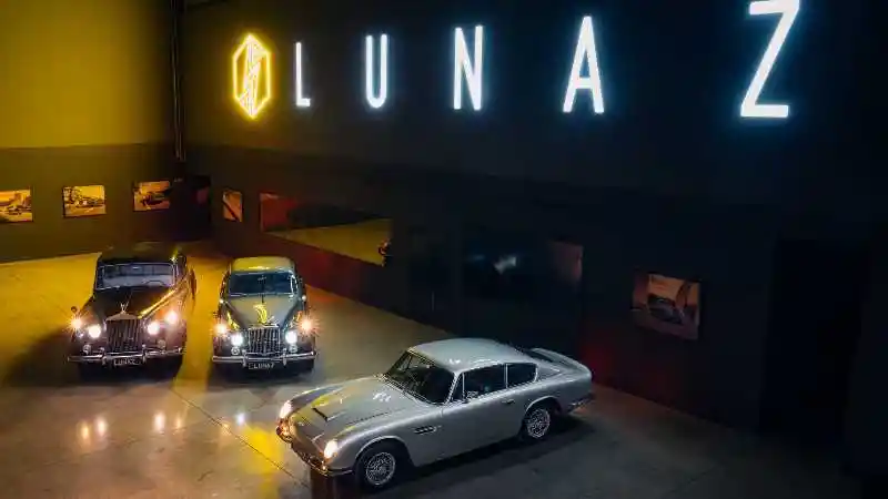 Foto - Lunaz Hadirkan Tampilan Klasik Yang Menipu