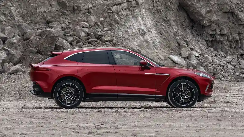 Foto - Aston Martin Di Ujung Tanduk, DBX Digadang Jadi Penyelamat