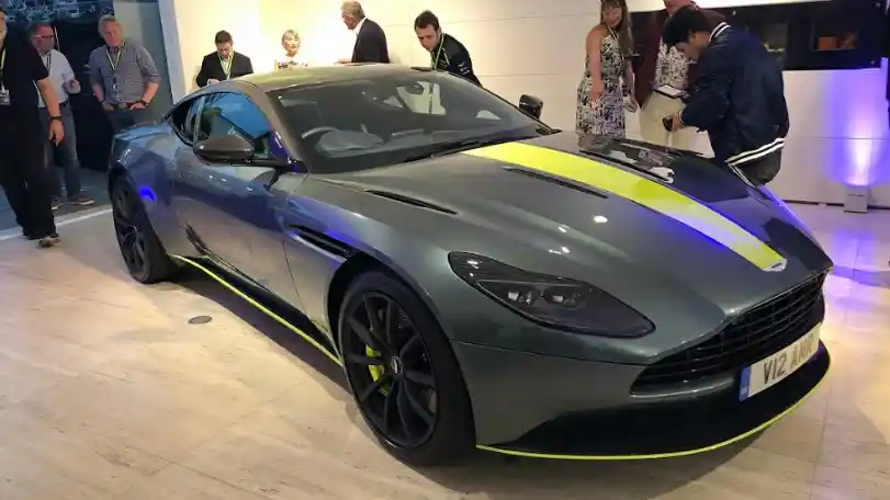 Foto - Wow, Aston Martin Berikan Garansi Aftersales Seperti Wuling!