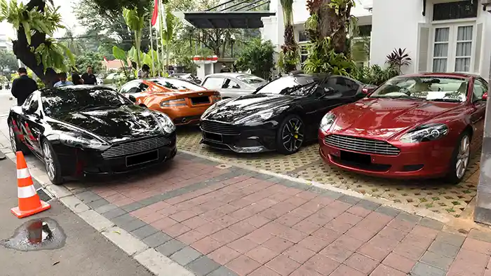 Berita - Aston Martin Owners Club Indonesia Sarapan di Suasana Kemerdekaan